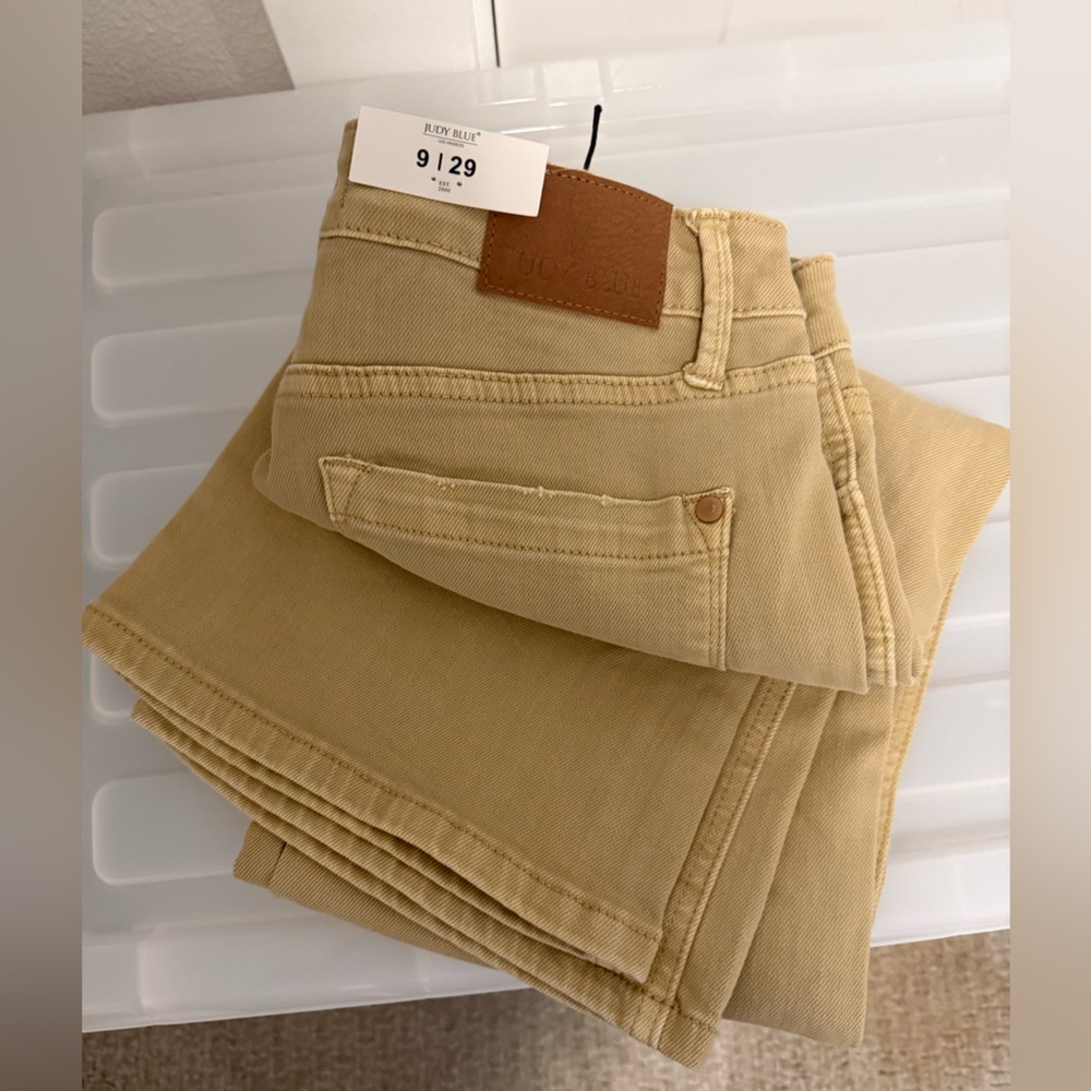 Judy Blue Light Tan Denim Jeans